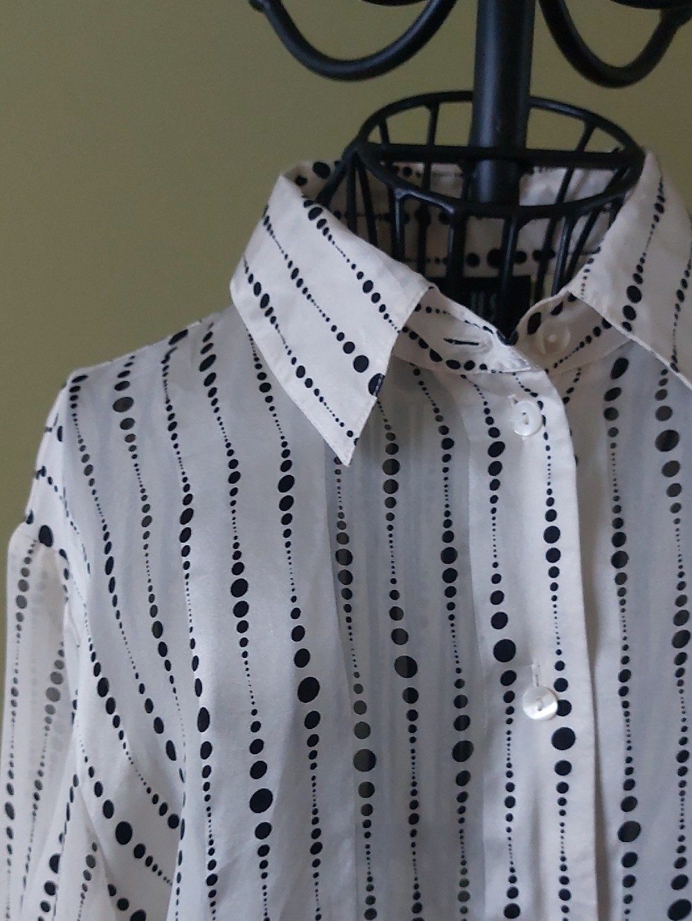 Cactus White Button-Down Shirt with Black Dot Stripe Pattern